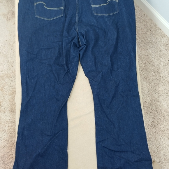 Signature Levi Strauss~Woman Size 24 L (W37xL34) Blue Denim Midrise Bootcut Jean - Picture 9 of 11